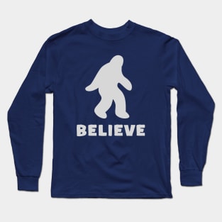 Minimal believe in bigfoot sci fi Long Sleeve T-Shirt